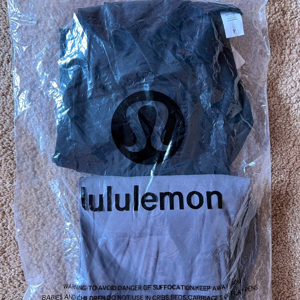 Lulu lemon leggings never worn!!!